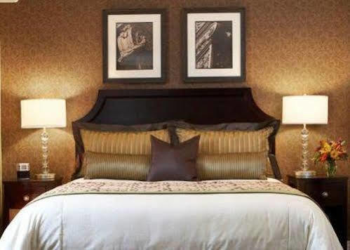 The Clarke Hotel Waukesha Quarto foto